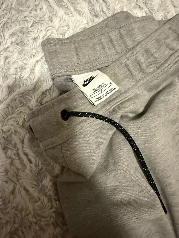 Nike Tech Sweatpants - Image 2
