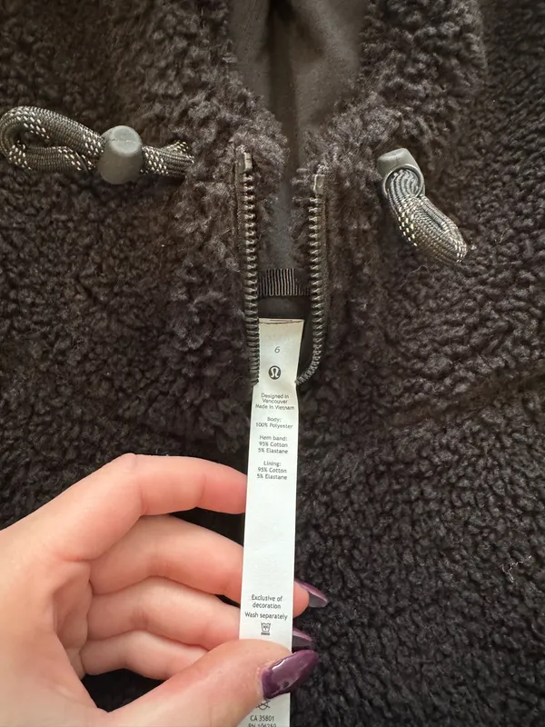 Lululemon Fuzzy Cropped Sherpa - Image 2