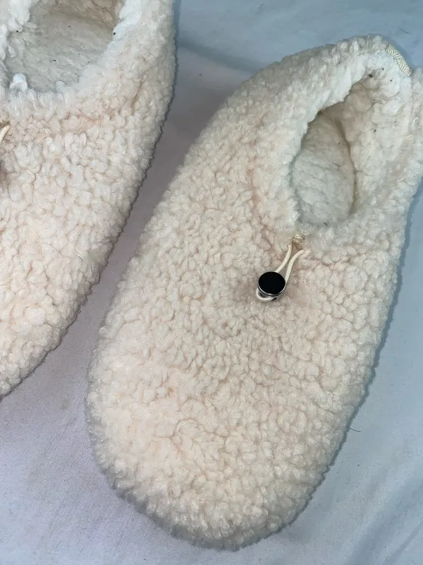 Fuzzy slippers White - Image 2