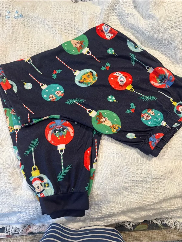 Disney Grey & Navy Mickey & Olaf Holiday Long-Sleeve Top - Image 4