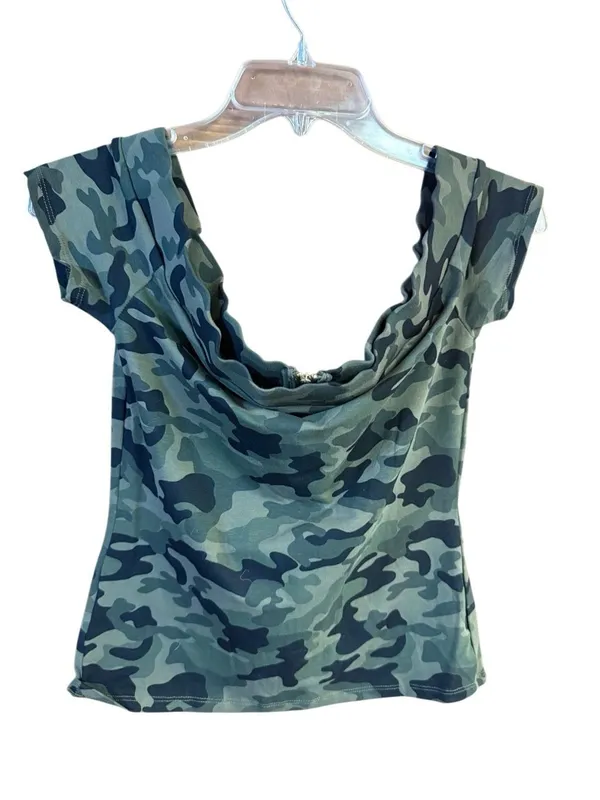 Guess Camouflage off the shoulder top Sz XL NWT - Image 3