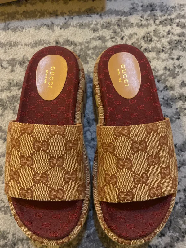 Gucci GG Supreme Platform Sandal Size 35 - Image 2