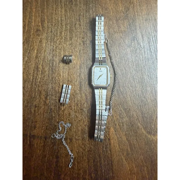 Ladies Vintage Seiko 2C20-5209 Two Tone Analog Quartz Watch Needs Battery 84-94 - Image 2