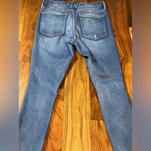 Good American Good Legs Crop Skinny Jeans - Image 13