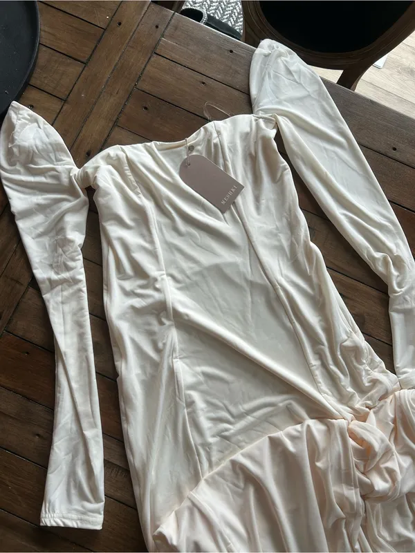 NWT Meshki Desirie Slinky Long Sleeve Maxi Slit Ivory Dress L - Image 4