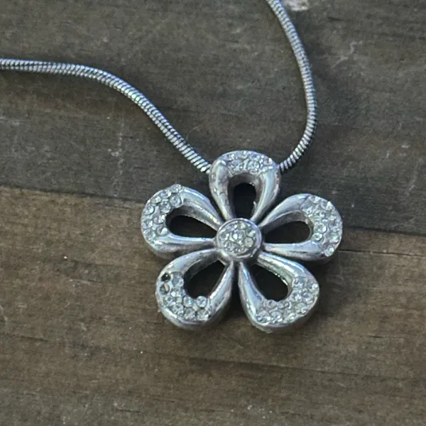 Brighton silver tone infinity flower pendant necklace - Image 4
