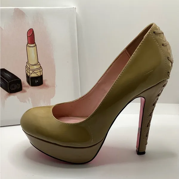 Betsey Johnson Dita Patent Leather stilettos in Nude. Size 7.5 - Image 2