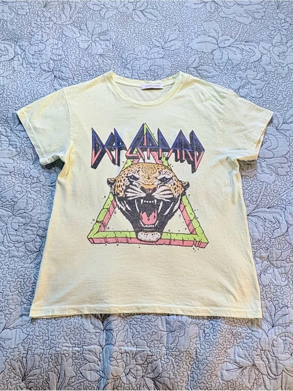 DAYDREAMER Def Leppard Rock Till You Drop Tour ’83 Graphic Band Tee Sz M🧡 - Image 5