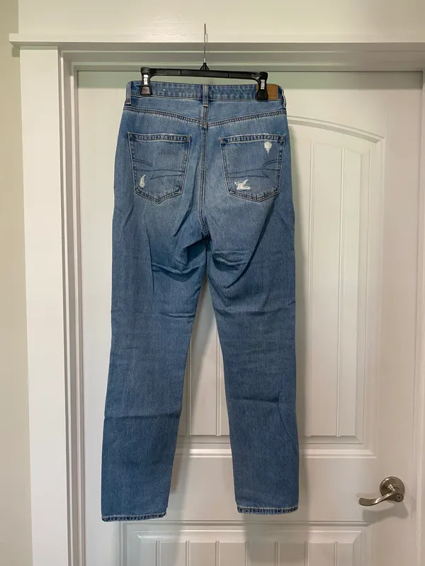 American Eagle Outfitters Ripped Mom Jean - Image 4