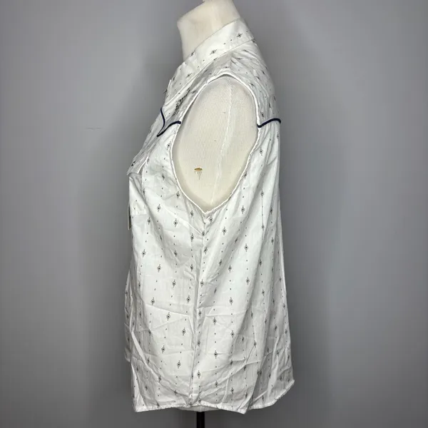 Cumberland Outfitters by Ely- Southwestern Print Sleeveless Pearl Snap Shirt - Image 5