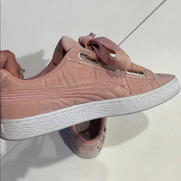 Puma Basket Heart Hyper Embroidery women's shoes size 7 - Image 6