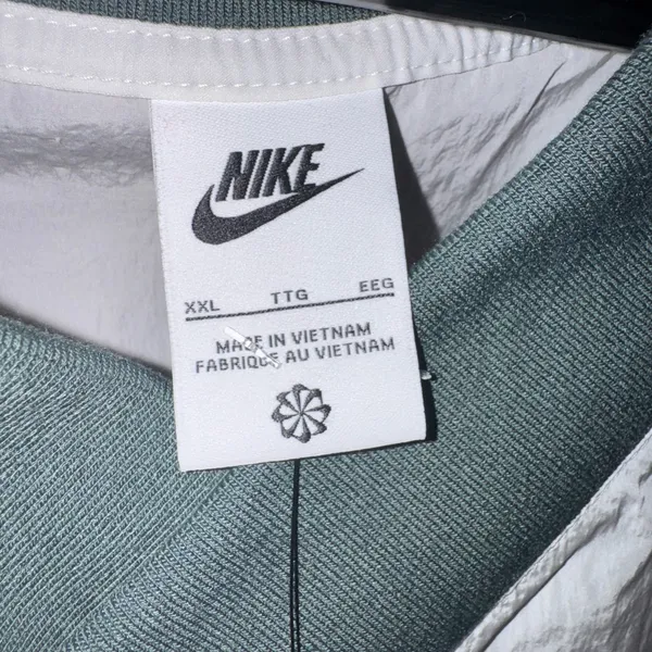 Nike White and Gray V-Neck Pullover - Image 5