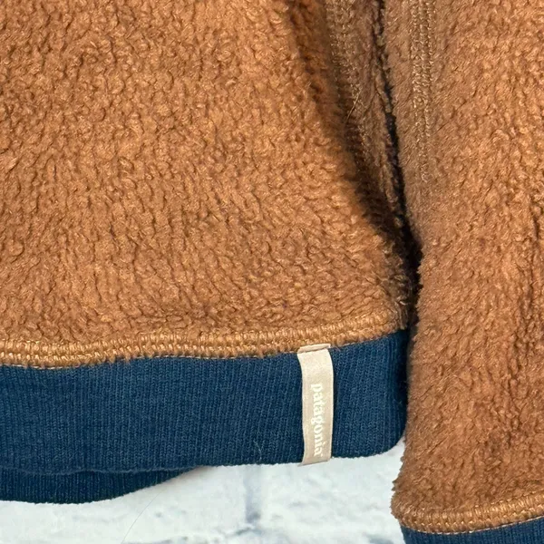 Patagonia Women's Shearling Crew in the "Beer Bottle Brown, Medium - Image 3