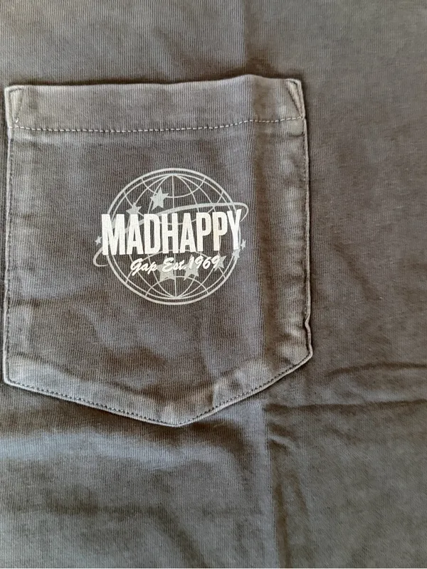 NWT Gap x MadHappy Globe Pocket Short sleeve tee relaxed fit size medium - Image 5