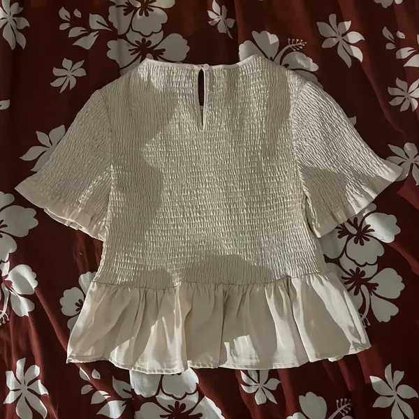 Line & Dot Beige Peplum Ruched Top Size Small - Image 2
