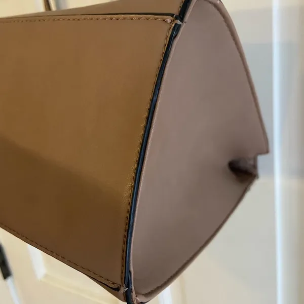 Kelly & Katie Handbag. NWOT - Image 7