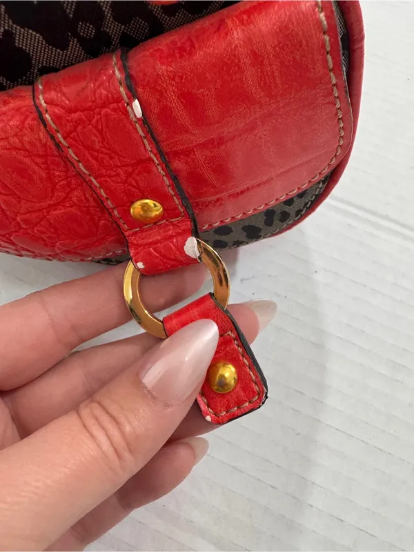 Vintage Guess Y2K Grey Animal Print Red Faux Leather Accent Barrel Shoulder Bag - Image 10