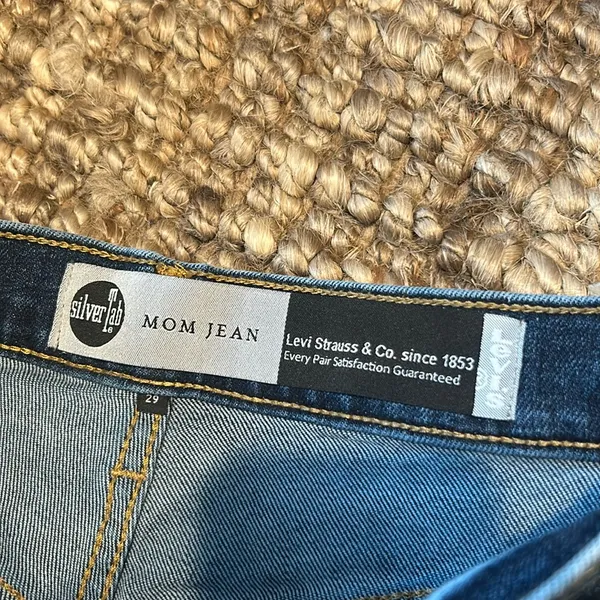 Levis Silvertab High Waisted Mom Jeans Tapered Women’s Size 29 Medium Wash - Image 6