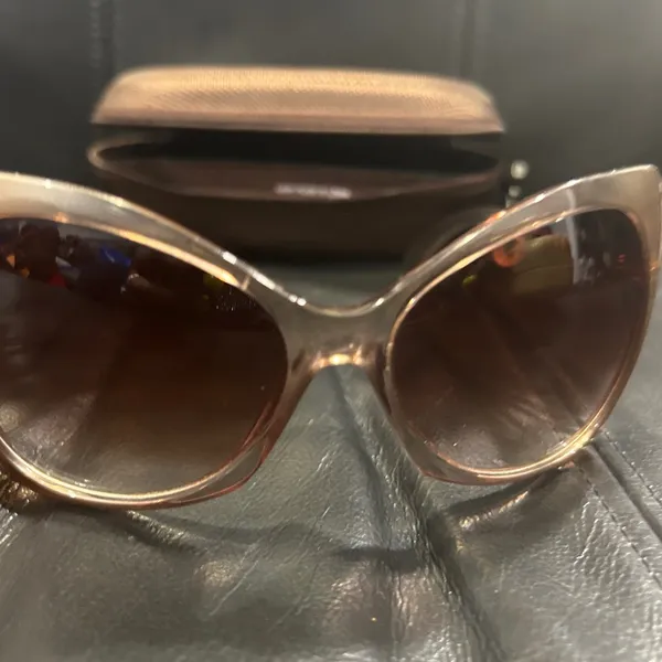 Chic Brown Sunglasses - Image 4