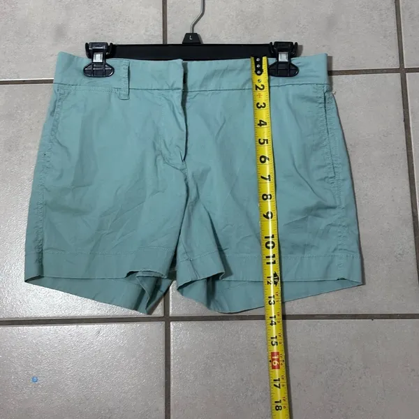 J.Crew Women Green Casual‎ Chino Shorts size 2. - Image 6