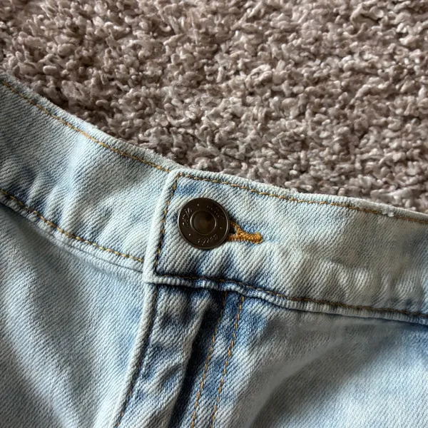 Aerie Light Wash Distressed Denim Shorts Elastic Back Waistband XL - Image 2