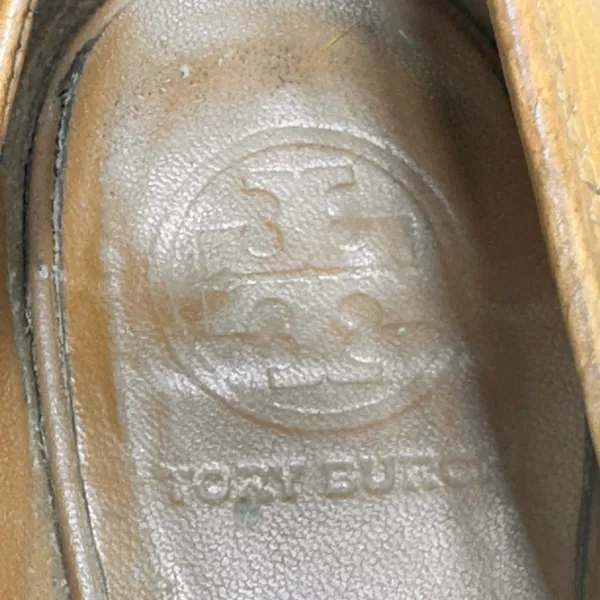 Tory Burch Brown Leather Loafers with Gold Emblem - Image 4