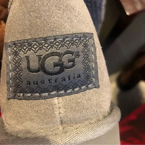 UGG Classic Cardy knitted sweater 3 button fold over boots.Silver color. Size: 8 - Image 13