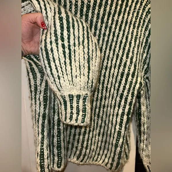 POL Two-Tone Woven Mock Neck Sweater Multi Green & White - Image 7