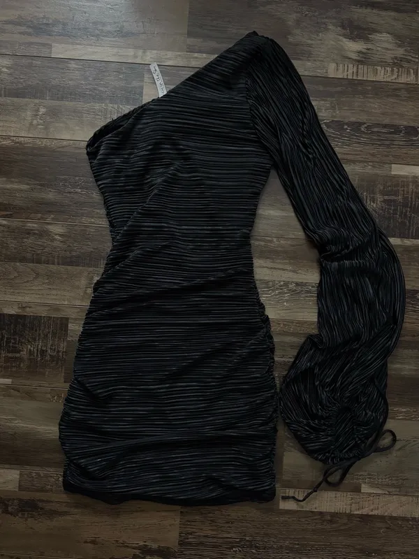 Lucy in the Sky Black Pleated One-Shoulder Dress Size Small - Image 4