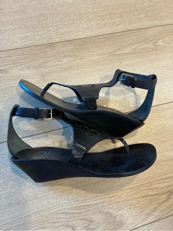 Tory Burch Women’s Zoey Wedge Thong Sandal Black Size 5.5 - Image 2