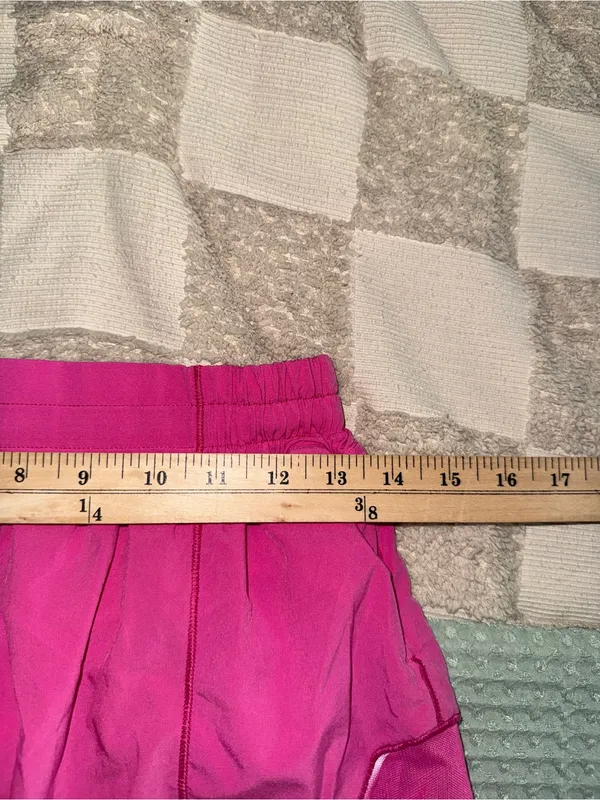Lululemon Hotty Hot Short II *2.5" Ripened Raspberry size 8 - Image 2