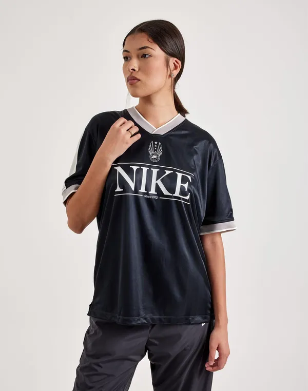 BNWT Women’s Nike V-Neck Jersey Top - Image 9