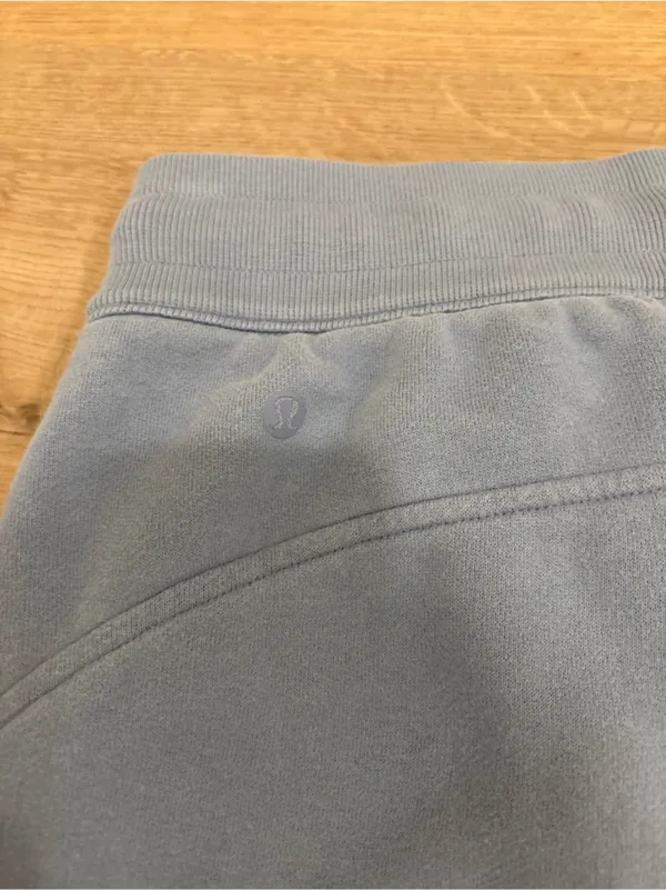 Lululemon Scuba High Rise Shorts size 6 - Image 5