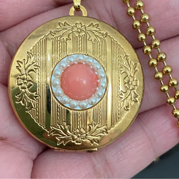 Vintage Unsigned Gold-tone Ball Chain Locket Pendant Necklace - Image 7