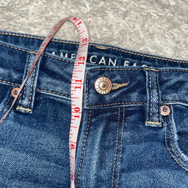 American Eagle Outfitters Distressed High Rise Mom Jeans Size 10 - Image 4