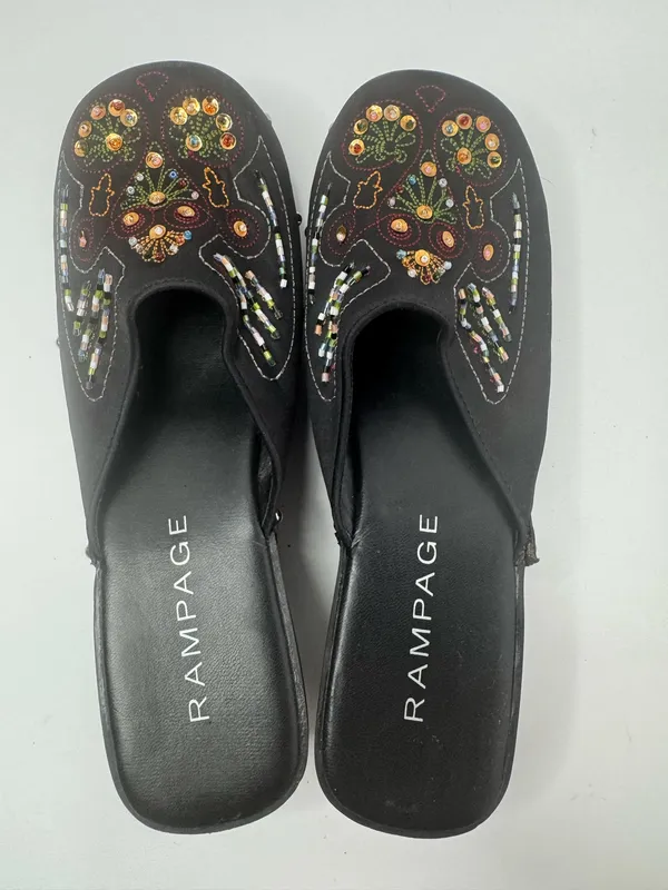 Rampage 'Balinda' Black and Multicolor Embellished Mules Size 7 - Image 3