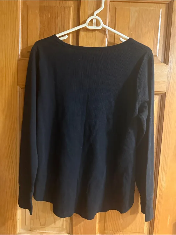 Old Navy magical thermal long sleeve shirt size large. - Image 6