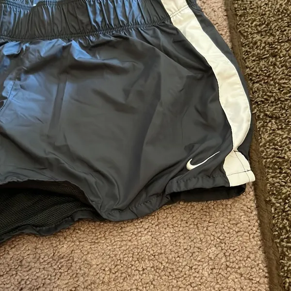 ‎Nike small grey shorts - Image 4