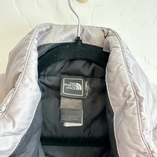 The North Face | Goose Down‎ 550 Silver Quilted Puffer Jacket, size XS - Image 8