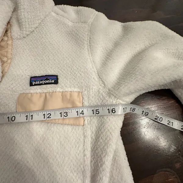Patagonia Off-White Fleece with Tan Pocket Polartec size XS - Image 9