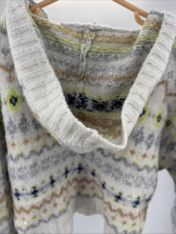 American Eagle Cozy Cream Fair Isle V-Neck hooded Sweater wool blend XL winter - Image 4