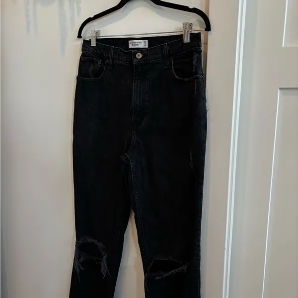 Abercrombie & Fitch The 90's Straight Ultra High Rise Distressed Black Jeans 6L - Image 3