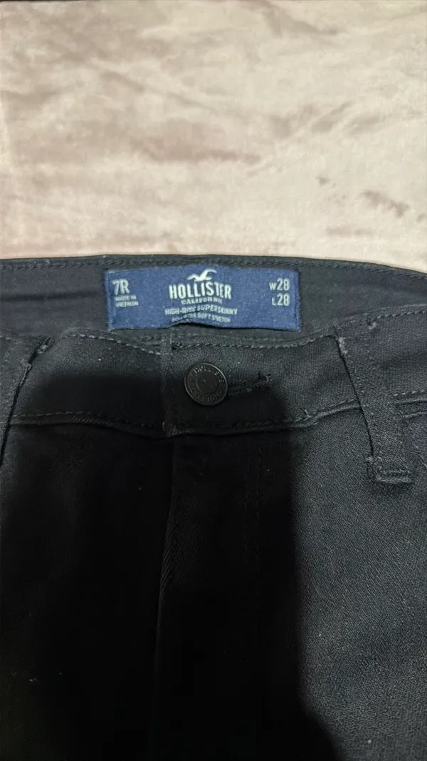 High-Rise Super Skinny Hollister - Image 4