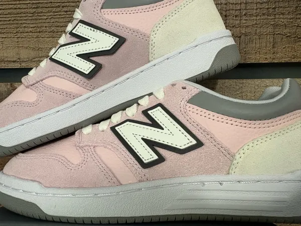 Pink and white New Balance - Image 2