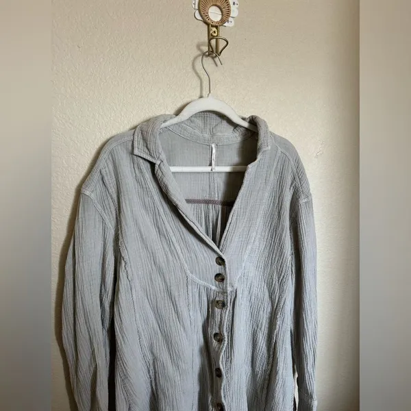 Free People all about the feels button down‎ top tunic shirt sz large in grey - Image 2
