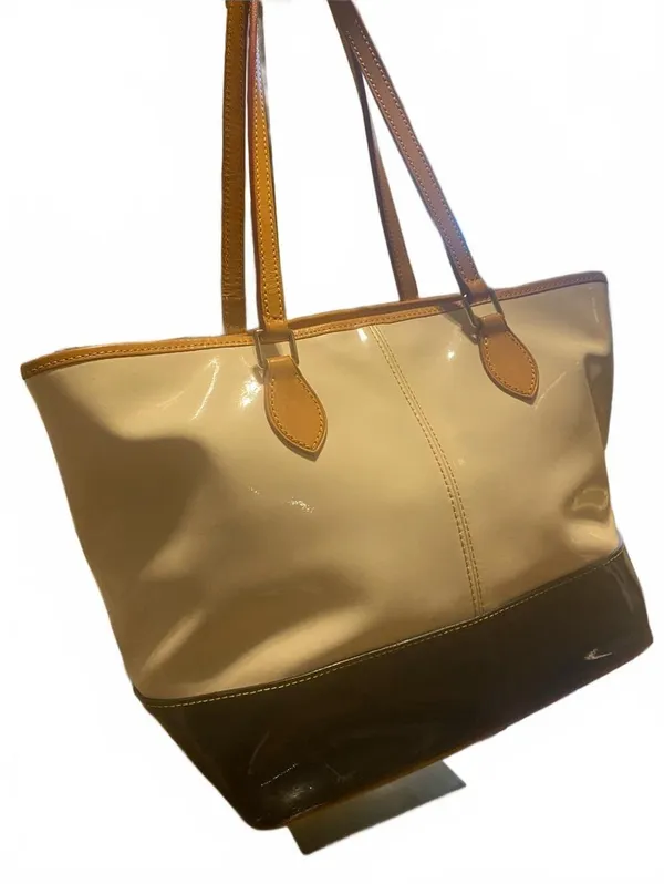 Dooney & Bourke Cream & Black colorblock 2 Tone Patent Leather Tote Ivory Heart - Image 5