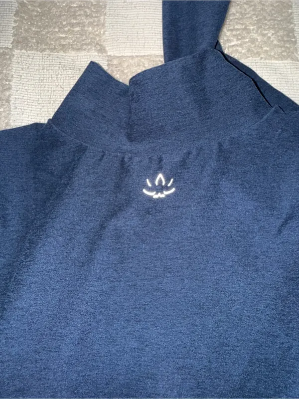 NWOT Beyond Yoga Spacedye Captivating Turtleneck Pullover size M - Image 4