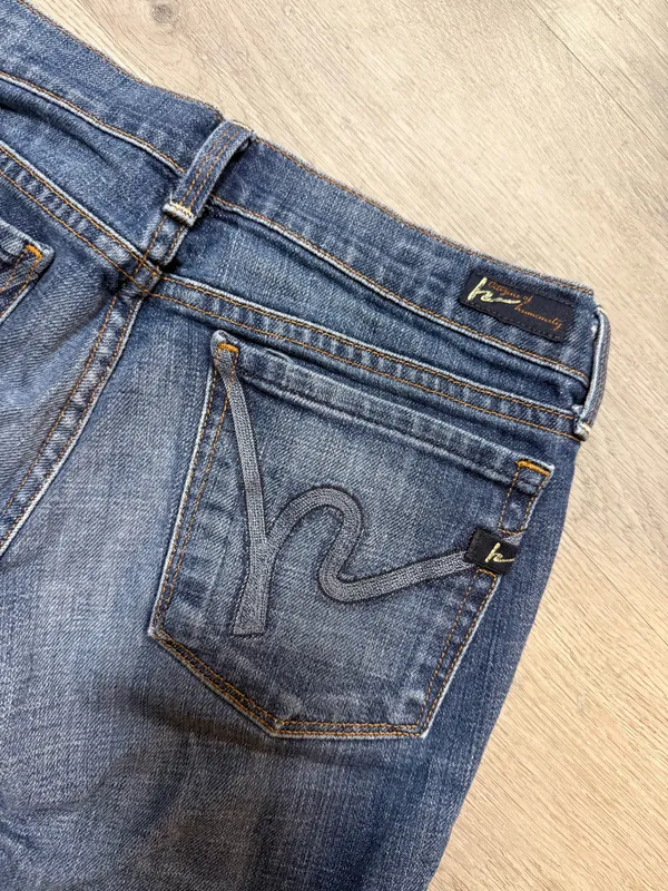 Citizens of humanity low waist cut off shorts - Image 5