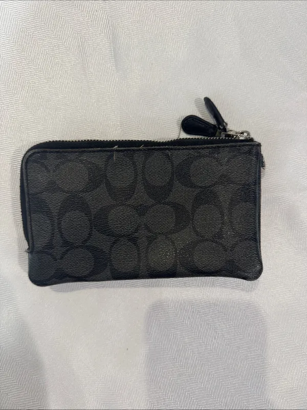 Coach Black Signature Zip Card Case - Image 2