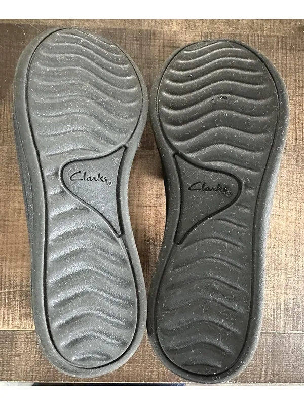 Clarks Cloudsteppers Women's Slip-On Shoes - Image 6